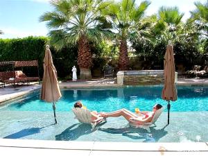 Bazén v ubytování Private Resort-style Home in Palm Springs area nebo v jeho okolí