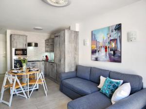 Köök või kööginurk majutusasutuses Modern Apt near Beach&Pool Coastal Sunset Tenerife