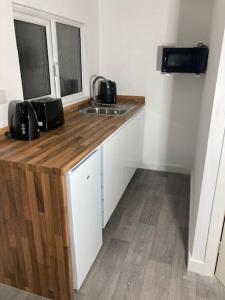 Kuchyň nebo kuchyňský kout v ubytování Glamping Pod Prestatyn