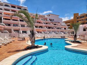Bassein majutusasutuses Modern Apt near Beach&Pool Coastal Sunset Tenerife või selle lähedal