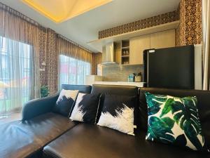 Kuchyň nebo kuchyňský kout v ubytování The Modiz Pool Villa Hua Hin 19