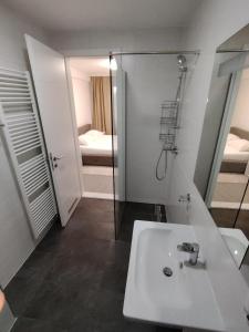Bilik mandi di Green View Sarajevo - Modern Apartment Ilidza