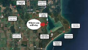 Un mapa de dónde nos quedaremos en el agua. en Spacious 4Br CavePoint Stay Near Dunes PetFriendly, en Jacksonport