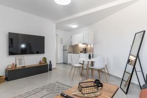 Η κουζίνα ή μικρή κουζίνα στο Lavender apartment +34 φωτογραφίες