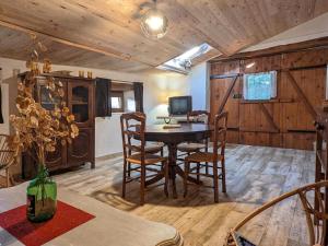 Fotografie z fotogalerie ubytování Gîte atypique à Courtesoult-et-Gatey pour un séjour confortable - FR-1-583-491 v destinaci Courtesoult-et-Gatey