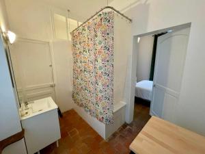Kúpeľňa v ubytovaní Le Douet Fleury - Chambre d'Hôtes et Gîtes + 37 fotografií