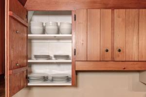 Φωτογραφία από το άλμπουμ του Rustic A-Frame with Hot Tub Fire pit Pool Table σε Copper Cliff