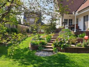 Κήπος έξω από το Holiday apartment Comfortable holiday residence