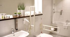 Best Western Plus Plaza Hotel Graz的一间浴室
