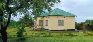 Gallery image of Lodge B at Trojan Farm in Nkhotakota +5 photos