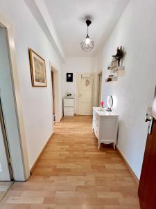 Gallery image of Cozy 2-room-Apartment on Zoo Park in District 2 in Düsseldorf