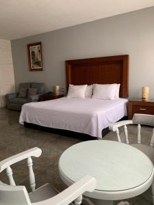 Gallery image of Hotel Portal de Reyes in San Juan del Río +71 photos
