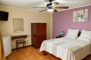 Gallery image of Hotel Puerta del Sol - San Jose Airport in San José +32 photos