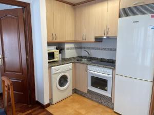 Dapur atau dapur kecil di Vigo Travesia 151-2 ツ Rias Baixas Rentals