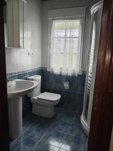 Bilik mandi di Casa independiente Solana +9 gambar