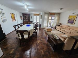 Posezení v ubytování Departamento Cordoba temporal frente a Patio Olmos + 21 fotografií