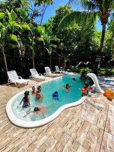 Πισίνα στο ή κοντά στο Ampla suíte em conexão com a natureza