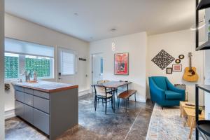 Χώρος καθιστικού στο Modern Flat Perfect Location 2BR - Sleeps 4 +18 φωτογραφίες