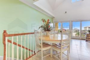 Φωτογραφία από το άλμπουμ του 241 S Fletcher Ave σε Fernandina Beach