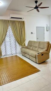 Χώρος καθιστικού στο Muji minimalist homestay