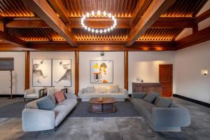 Гостиная зона в YiPiao Courtyard Hot Spring Resort Xiaotang Resot Xiaotangshan Beijing