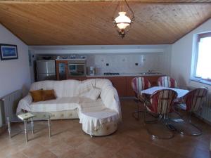 Et opholdsområde på Apartments Sara