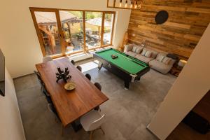 Τραπέζι μπιλιάρδου στο Casa Transilvania - Pool & Sauna