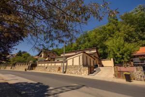 Το κτήριο όπου στεγάζεται  η βίλα