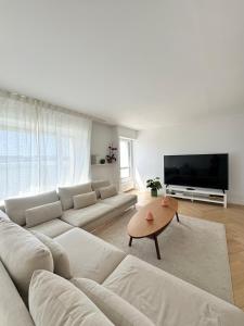 Et tv og/eller underholdning på Le Duplex Mitterrand, Centre de Saint Jacques