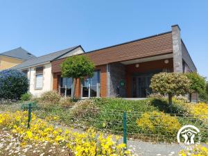 Το κτήριο όπου στεγάζεται  η παραθεριστική κατοικία +8 φωτογραφίες