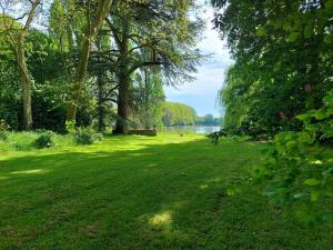 Φυσικό τοπίο κοντά σε αυτή η παραθεριστική κατοικία +27 φωτογραφίες