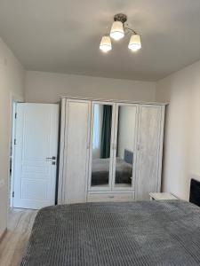 Postel nebo postele na pokoji v ubytování Sunrise In Dilijan