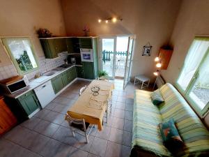 Η κουζίνα ή μικρή κουζίνα στο Les Iris