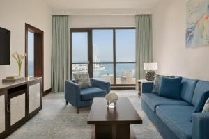 Un lugar para sentarse en JA Ocean View Hotel, Jumeirah Beach Dubai