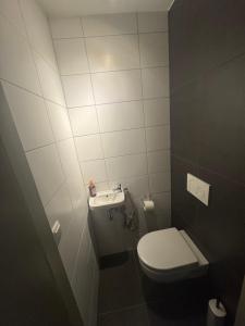 Ένα μπάνιο στο Hoeve schoneborg +10 φωτογραφίες