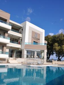 المسبح في Nautilus Bay Hotel أو بالجوار