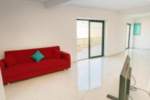 Fotografie z fotogalerie ubytování GuestHost - Penthouse with Jacuzzi in Gozo Island! v destinaci Marsalforn