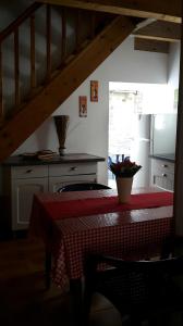 Dapur atau dapur kecil di Gîte #6, 4 Pers, Domaine De Ribiere