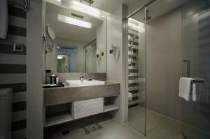 Uma casa de banho em Sunway Putra Hotel Kuala Lumpur