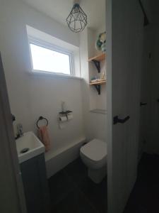Koupelna v ubytování Double Room in Shared House