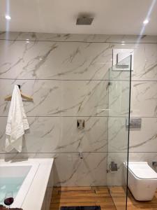 Gallery image of Maple house Hillside 3-BHK Without Pvt Pool & Open Pizzeria in Kangra +39 photos