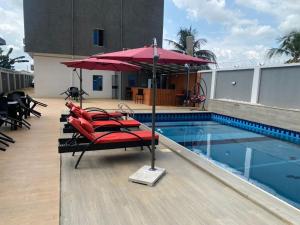 Bazén v ubytování Victia Suite and Lounge nebo v jeho okolí
