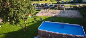 Κήπος έξω από το Domki NA PNIU