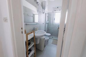 Ένα μπάνιο στο Villa Agua +41 φωτογραφίες