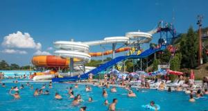 Sundlaugin á AquaBlue Jagodina eða í nágrenninu