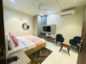 Gallery image of Hotel 7 Star Rohini Sector 22 in New Delhi +12 photos