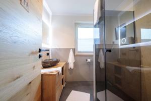 Koupelna v ubytování Haus Alpspitzblick Harmonie + 23 fotografií