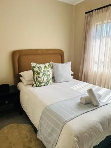 Galeriebild der Unterkunft Stunning modern 2 bedroom apartment in Waterfall Ridge in Midrand + 114 Fotos