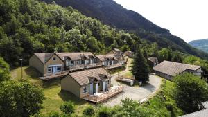 an aerial view of a house in a mountain at La Tuile Aux Loups in Corps