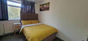 Postel nebo postele na pokoji v ubytování Ensuite Room